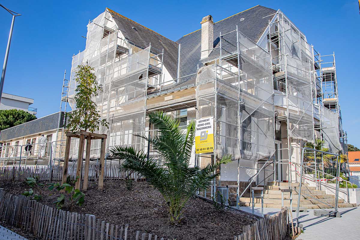 bureau de poste en travaux