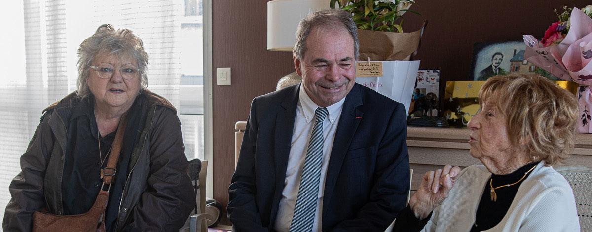 Lucienne Benaud en présence de Nicole DESSAUVAGES et de Jean-Claude PELLETEUR