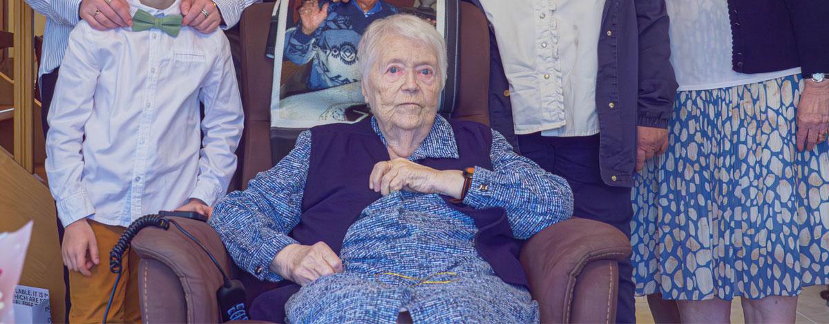 100 bougies soufflées pour Ginette BLASUTIG