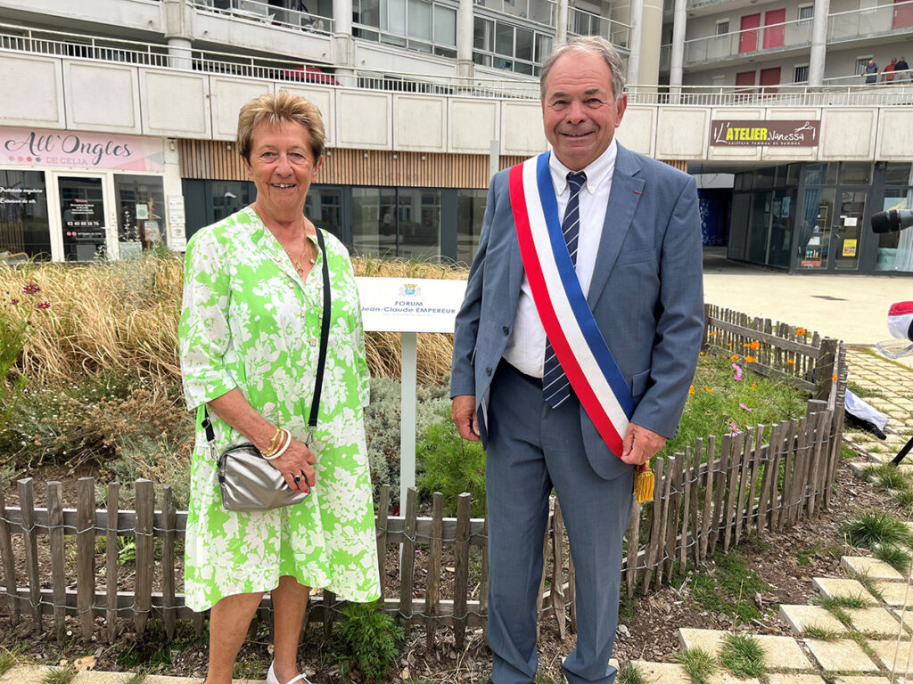 dévoilement de la plaque en hommage à jean-claude empereur