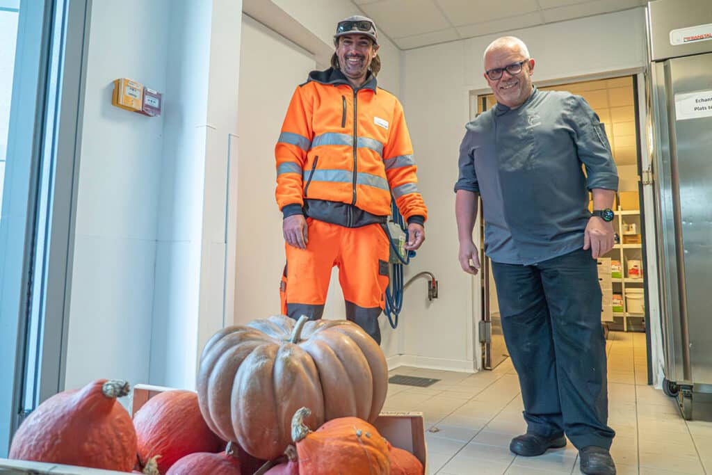 Livraison de courges à la cuisine centrale